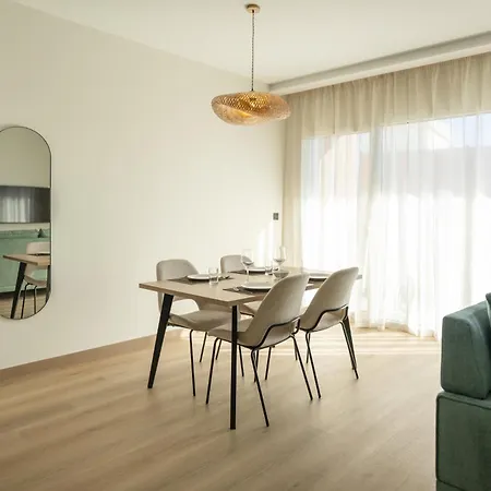 Alora Apartahotel