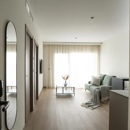 Alora アパートホテル メリダ