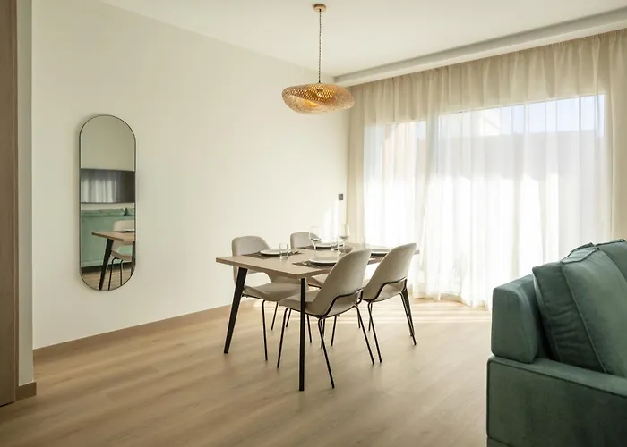 Alora アパートホテル