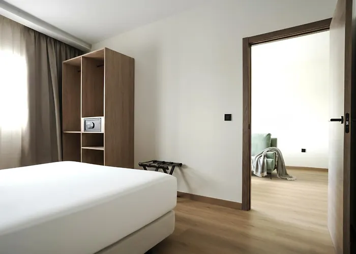 Alora アパートホテル