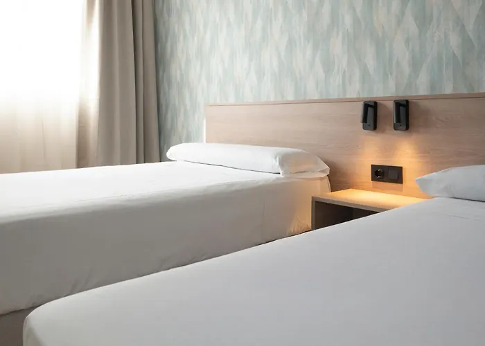 Alora アパートホテル 3*